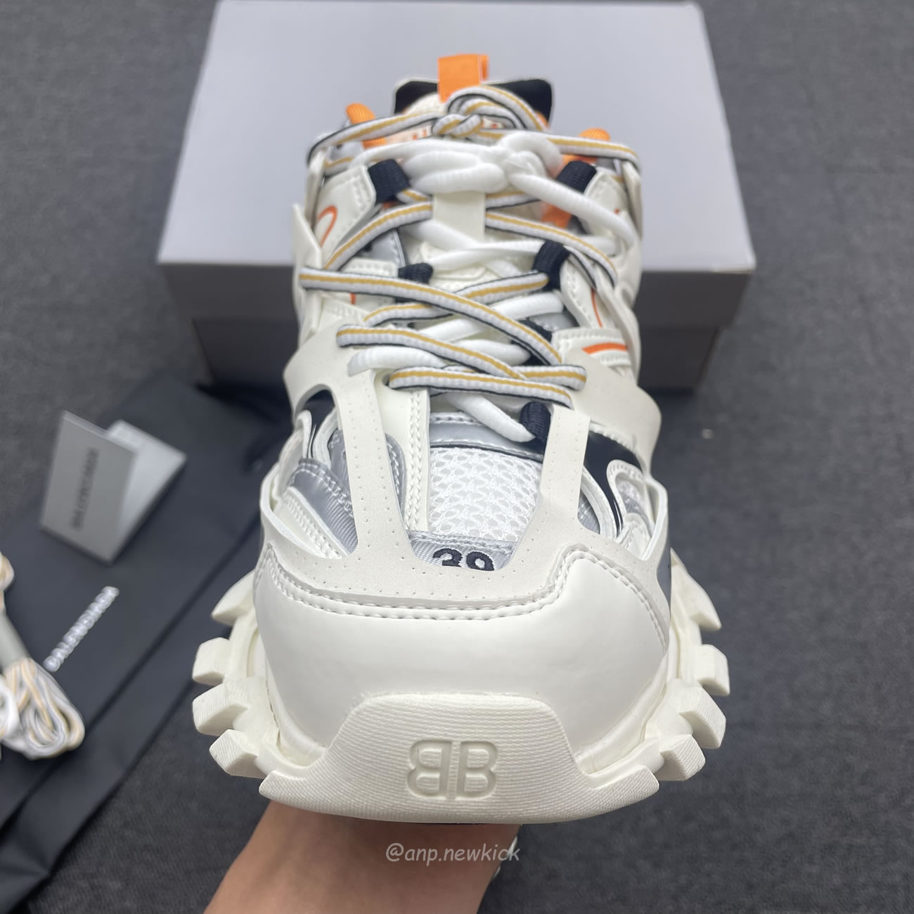 Balenciaga Track White Orange Womens 542436 W1gb1 9059 (7) - www.newkick.vip